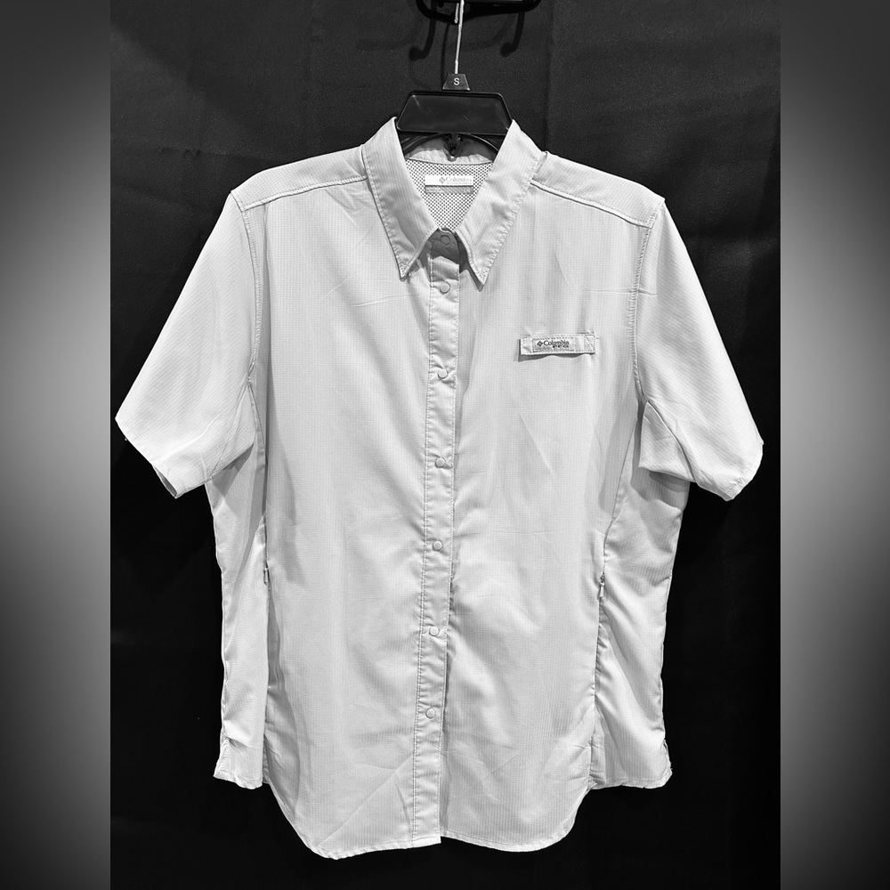 Columbia Women’s Gray PFG Omni Shade Shirt Size Large Snap closure 28”